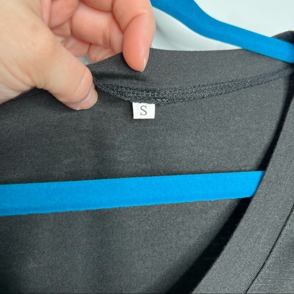 Leopard Pocket Black Basic Round Hem Short Sleeve Tee Shirt - Picture 7 of 9